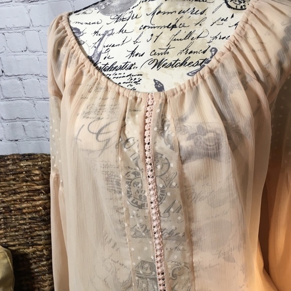 Weavers sheer elastic waist and sleeve blouse - Picture 2 of 9